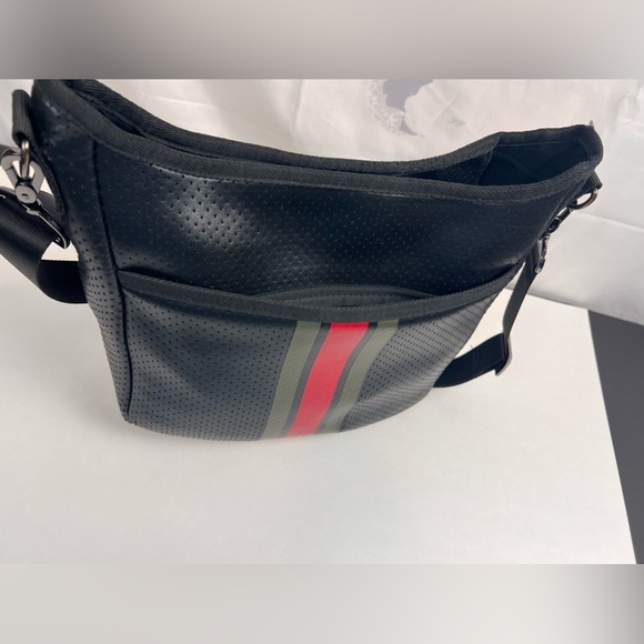 Haute Shore Blake Bello crossbody bag - Picture 6 of 9